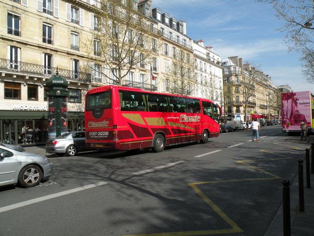  car de tourisme, Classic, rue des Ecoles